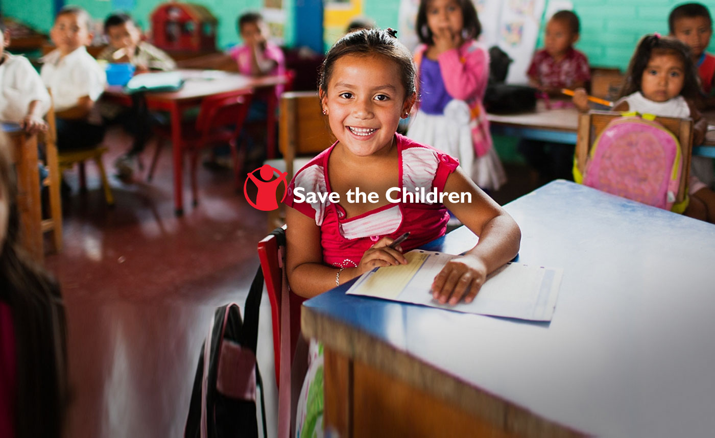 save the children responsabilidad social niña estudiando primaria escuela